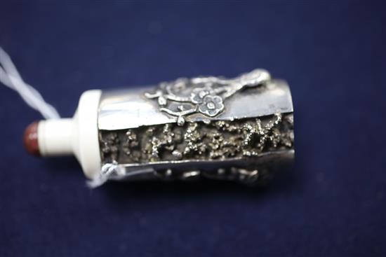 An unusual Chinese silver and ivory snuff bottle, early 20th century, 7.5cm